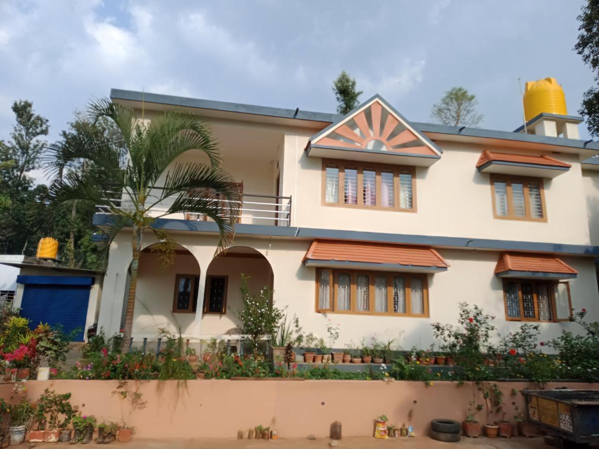 Krishna Kuteera Siddāpur Exterior foto